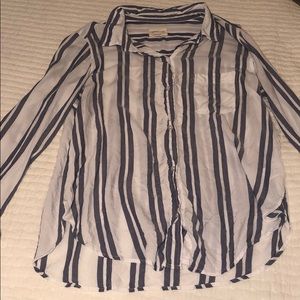 American Eagle - Oversized Fit Striped Button up!